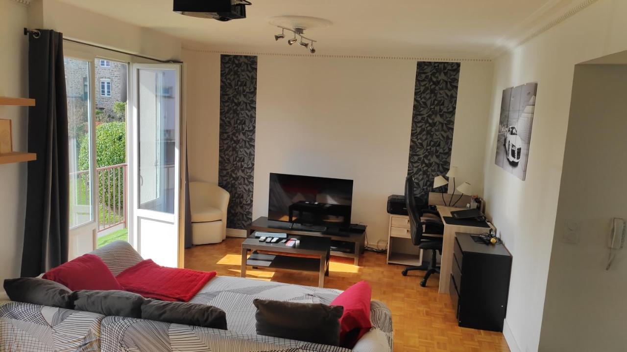 77 M2, 2 Chambres, Garage , Balcon Apartment Fougères