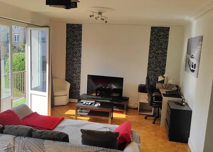 Fougeres 77 M2, 2 Chambres, Garage , Balcon
