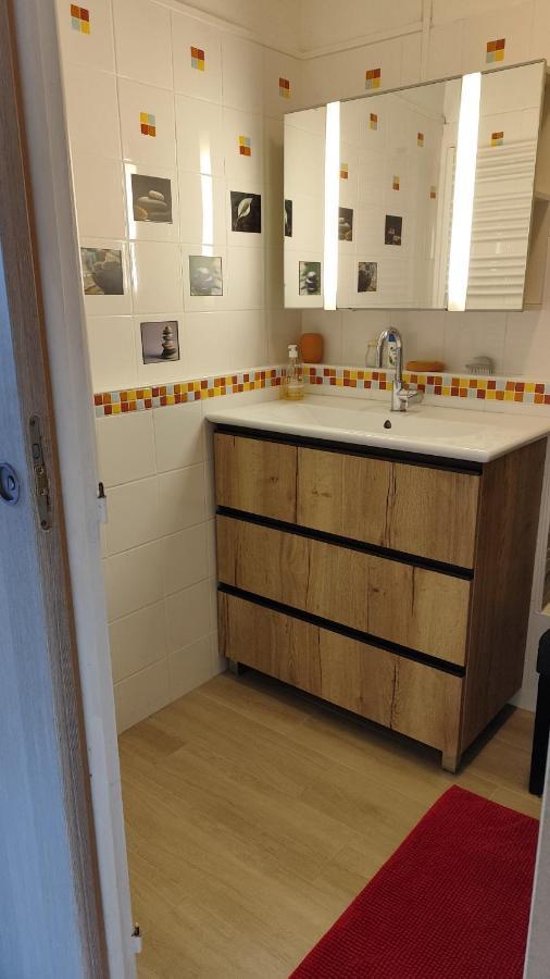 77 M2, 2 Chambres, Garage , Balcon Apartment *